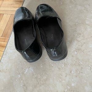 Elegant Black Crocodile Pattern Women's Loafers